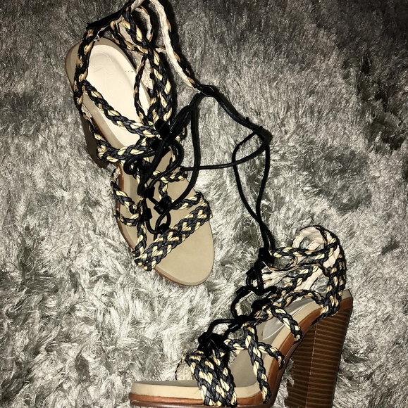 Groove High Heels - Picture 2 of 3